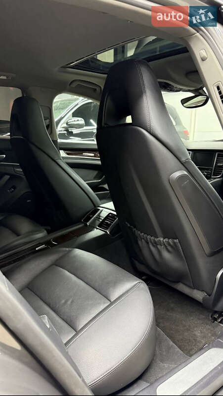 Фастбек Porsche Panamera 2013 в Києві фото 11 Фастбек Porsche Panamera 2013 в Києві