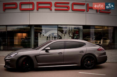 Фастбэк Porsche Panamera 2013 в 