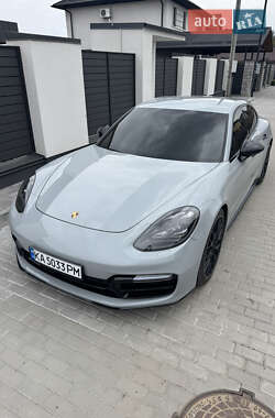 Фастбэк Porsche Panamera 2017 в Киеве