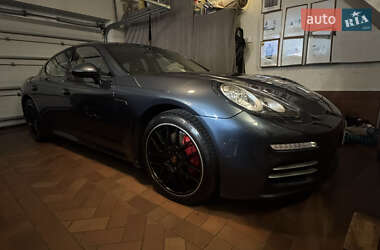 Фастбэк Porsche Panamera 2013 в Киеве