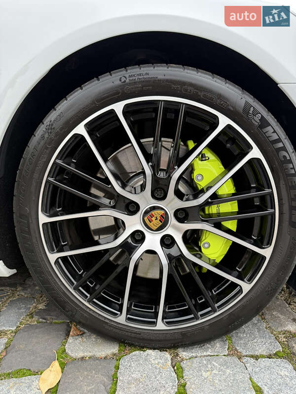 Фастбек Porsche Panamera 2023 в Києві