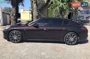 Фастбек Porsche Panamera 2012 в Одесі