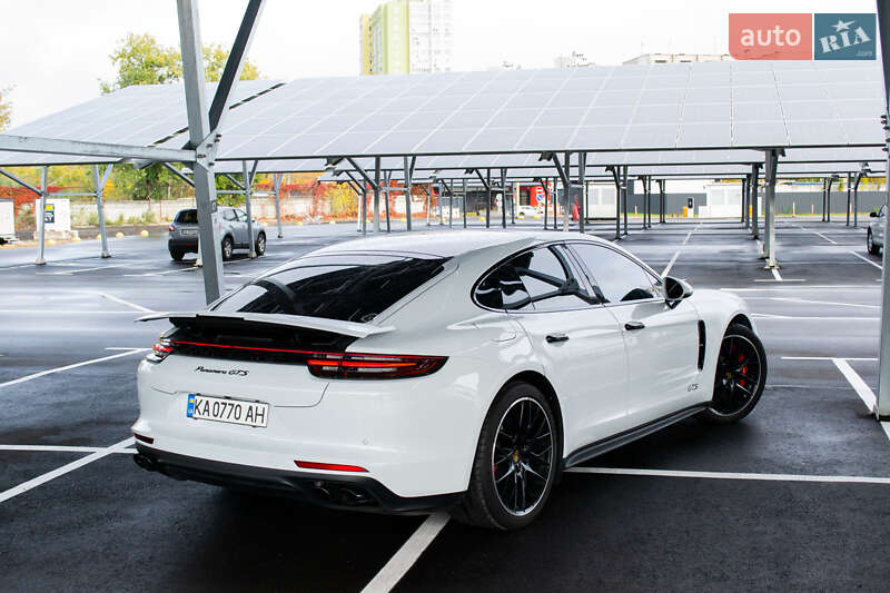 Фастбек Porsche Panamera 2019 в Києві