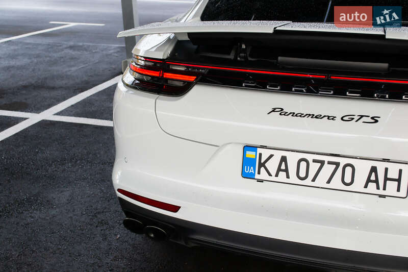 Фастбек Porsche Panamera 2019 в Києві