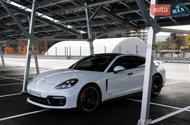 Фастбек Porsche Panamera 2019 в  фото 28 Фастбек Porsche Panamera 2019 в