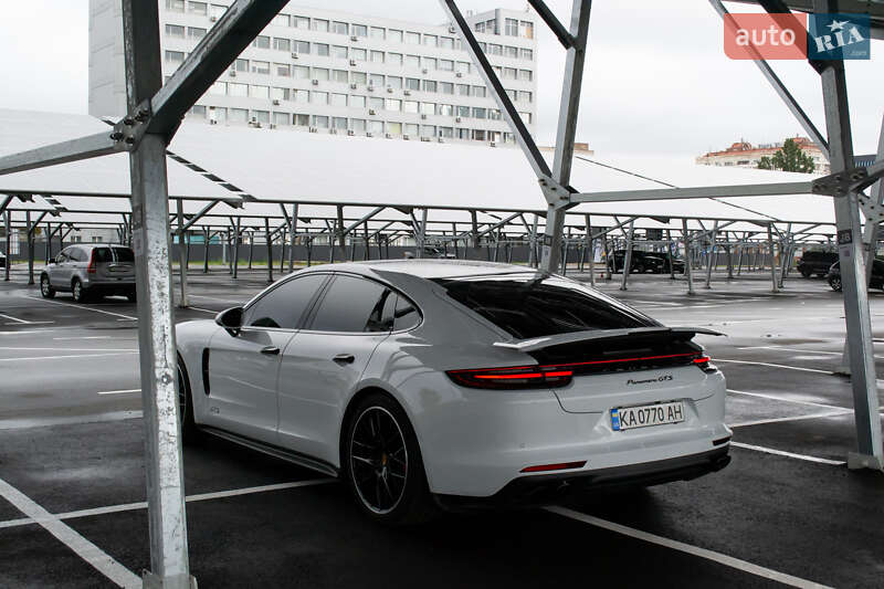 Фастбек Porsche Panamera 2019 в Києві