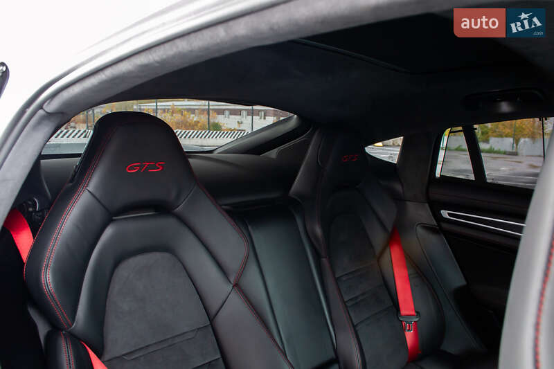 Фастбек Porsche Panamera 2019 в Києві