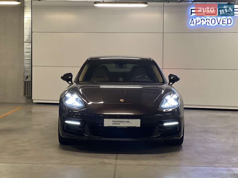 Фастбэк Porsche Panamera 2018 в Киеве