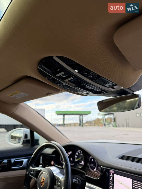 Фастбек Porsche Panamera 2018 в Вінниці