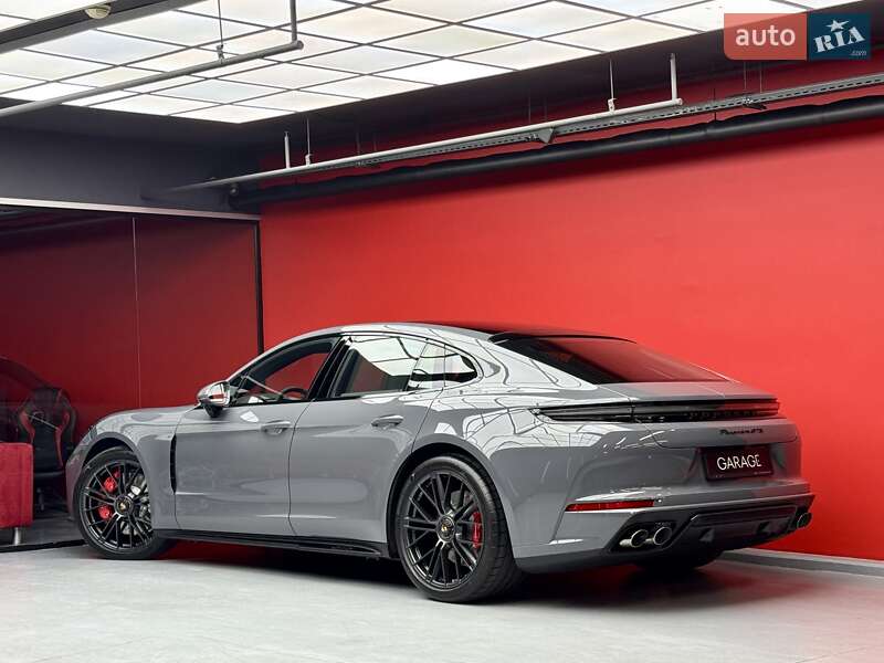 Фастбек Porsche Panamera 2025 в Києві