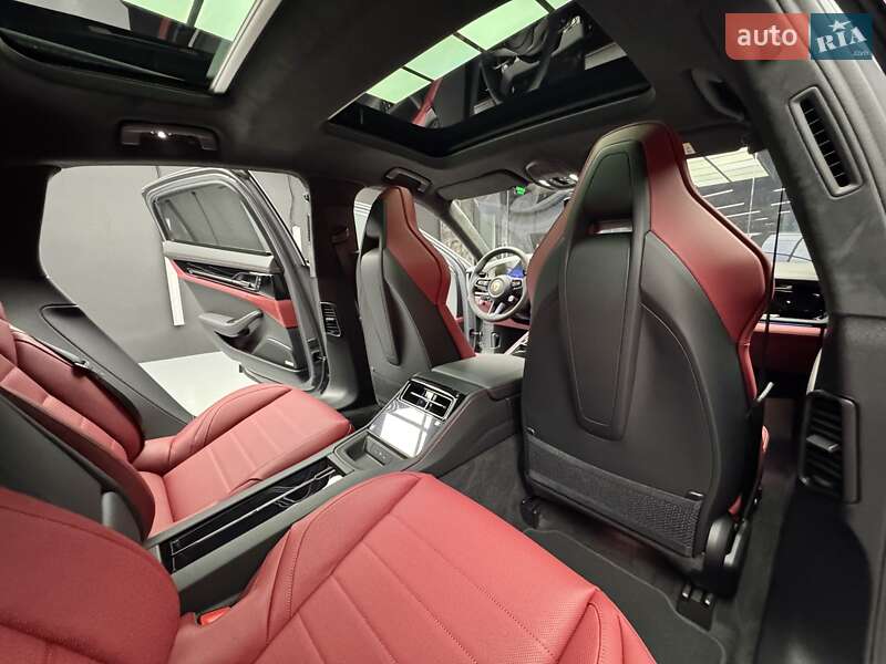 Фастбек Porsche Panamera 2025 в Києві