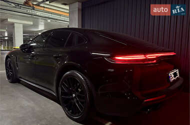 Фастбэк Porsche Panamera 2022 в Киеве