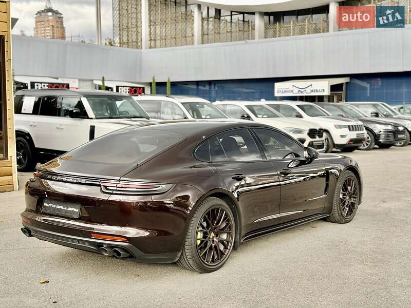 Фастбек Porsche Panamera 2019 в Києві
