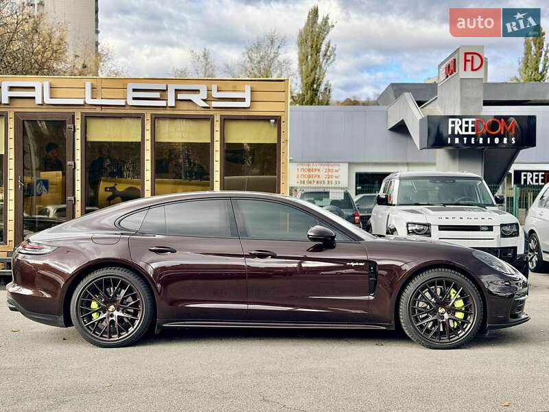 Фастбек Porsche Panamera 2019 в Києві