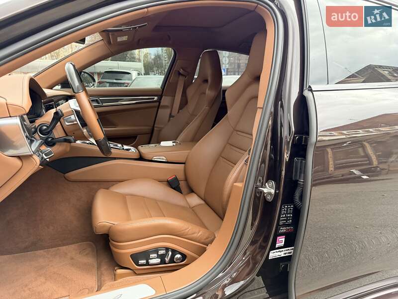 Фастбек Porsche Panamera 2019 в Києві