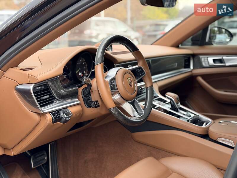 Фастбек Porsche Panamera 2019 в Києві