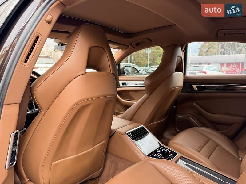 Фастбек Porsche Panamera 2019 в Києві
