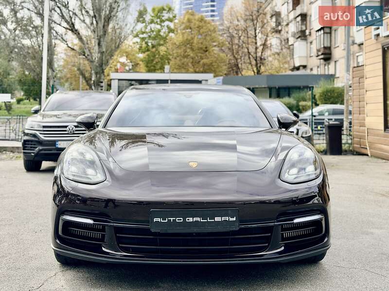Фастбек Porsche Panamera 2019 в Києві