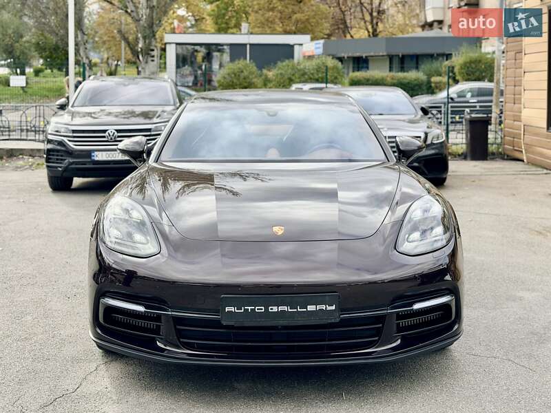 Фастбек Porsche Panamera 2019 в Києві
