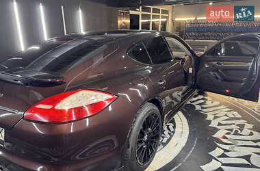 Фастбек Porsche Panamera 2011 в Одесі