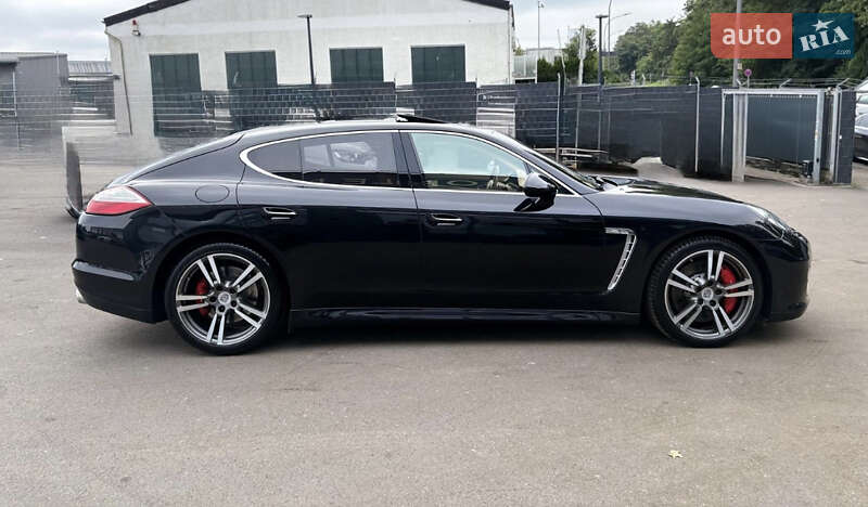 Фастбэк Porsche Panamera 2011 в Черкассах
