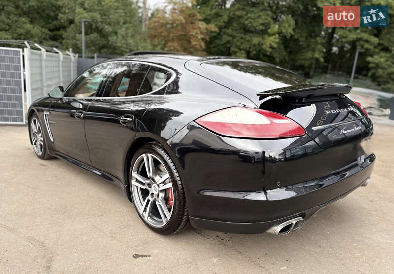 Фастбэк Porsche Panamera 2011 в Черкассах