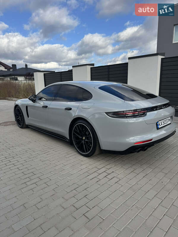 Фастбек Porsche Panamera 2017 в Києві