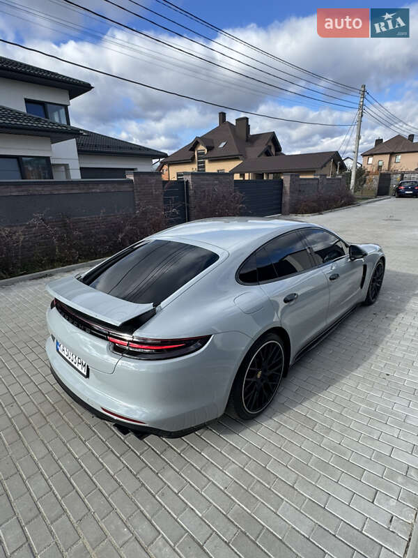 Фастбек Porsche Panamera 2017 в Києві