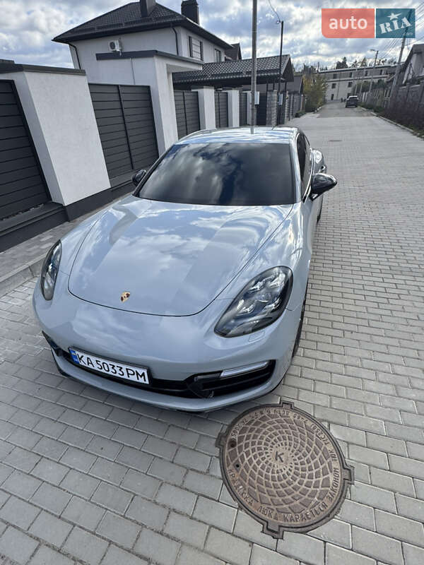 Фастбек Porsche Panamera 2017 в Києві