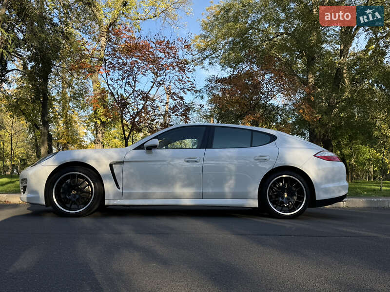 Фастбек Porsche Panamera 2012 в Одесі фото 11 Фастбек Porsche Panamera 2012 в Одесі