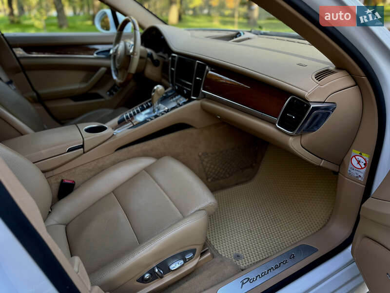 Фастбек Porsche Panamera 2012 в Одесі фото 21 Фастбек Porsche Panamera 2012 в Одесі