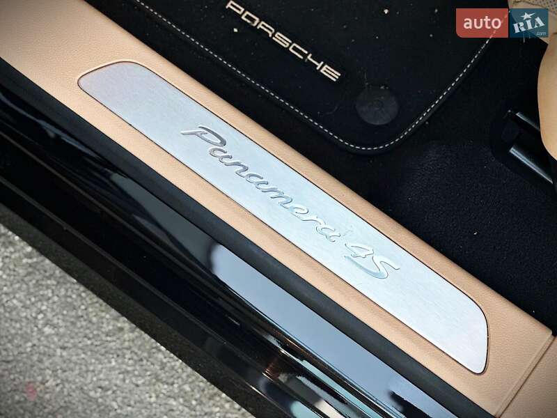 Фастбек Porsche Panamera 2015 в Києві фото 19 Фастбек Porsche Panamera 2015 в Києві