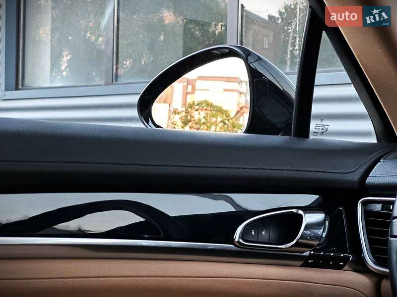 Фастбек Porsche Panamera 2015 в Києві фото 43 Фастбек Porsche Panamera 2015 в Києві