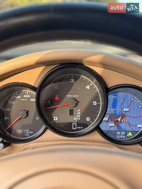 Фастбек Porsche Panamera 2012 в Києві