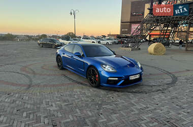 Фастбэк Porsche Panamera 2017 в Киеве