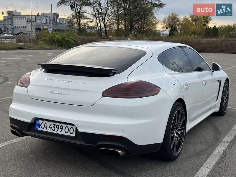 Фастбэк Porsche Panamera 2013 в Киеве