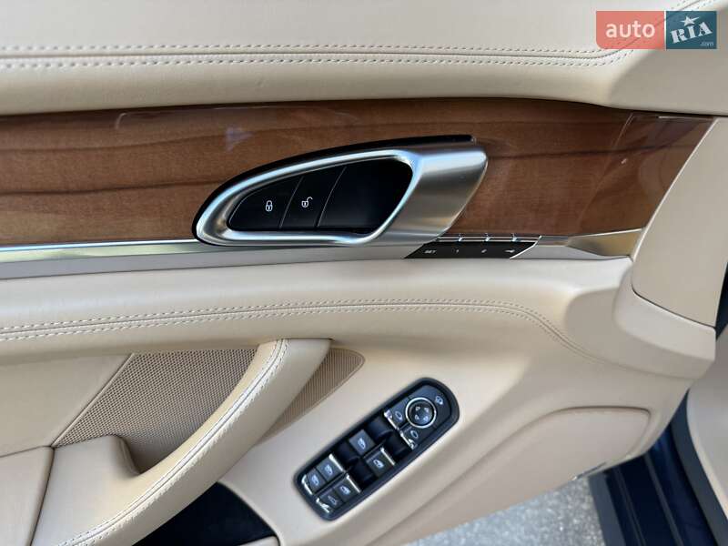 Фастбэк Porsche Panamera 2013 в Киеве
