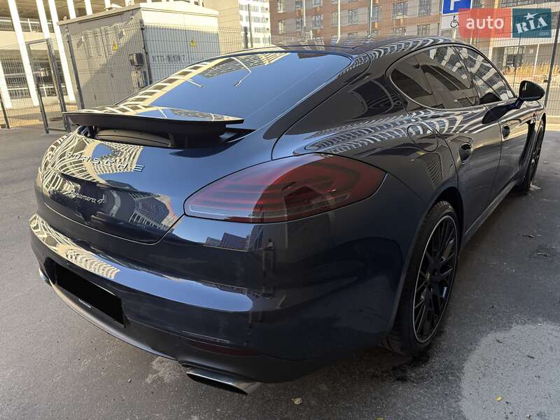 Фастбэк Porsche Panamera 2013 в Киеве