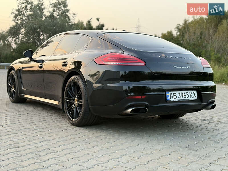 Фастбэк Porsche Panamera 2014 в Киеве