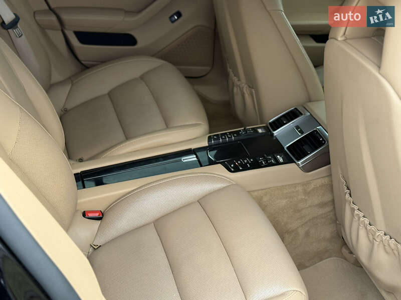 Фастбэк Porsche Panamera 2014 в Киеве