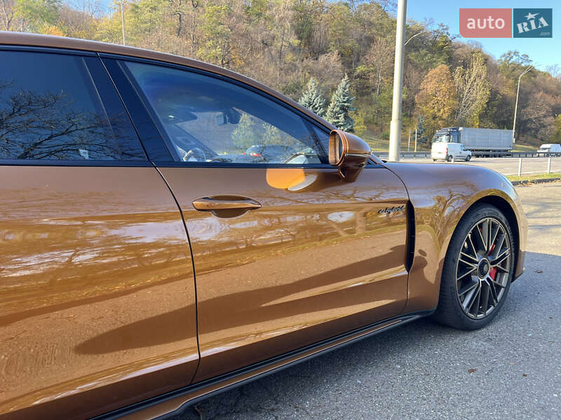 Фастбек Porsche Panamera 2024 в Києві