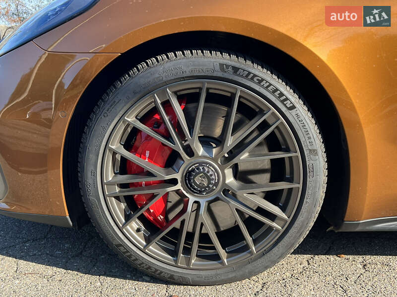 Фастбек Porsche Panamera 2024 в Києві