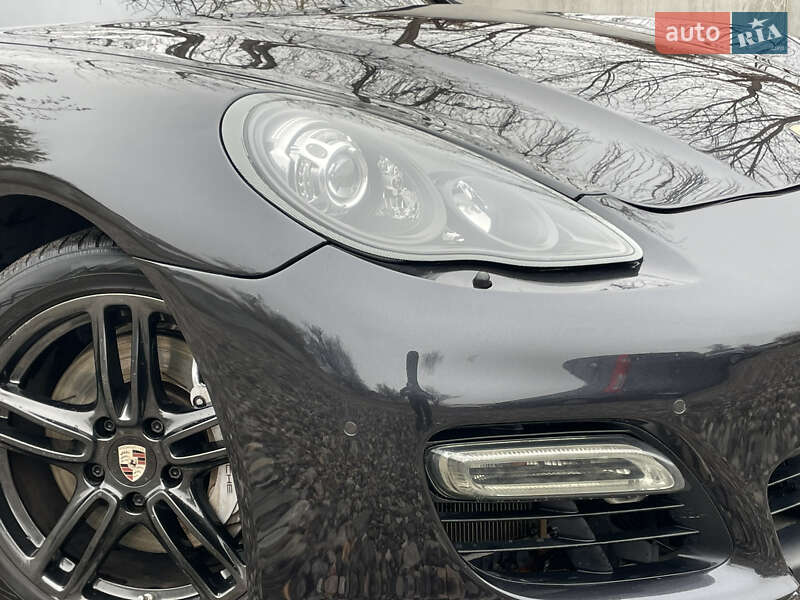 Фастбэк Porsche Panamera 2012 в Киеве