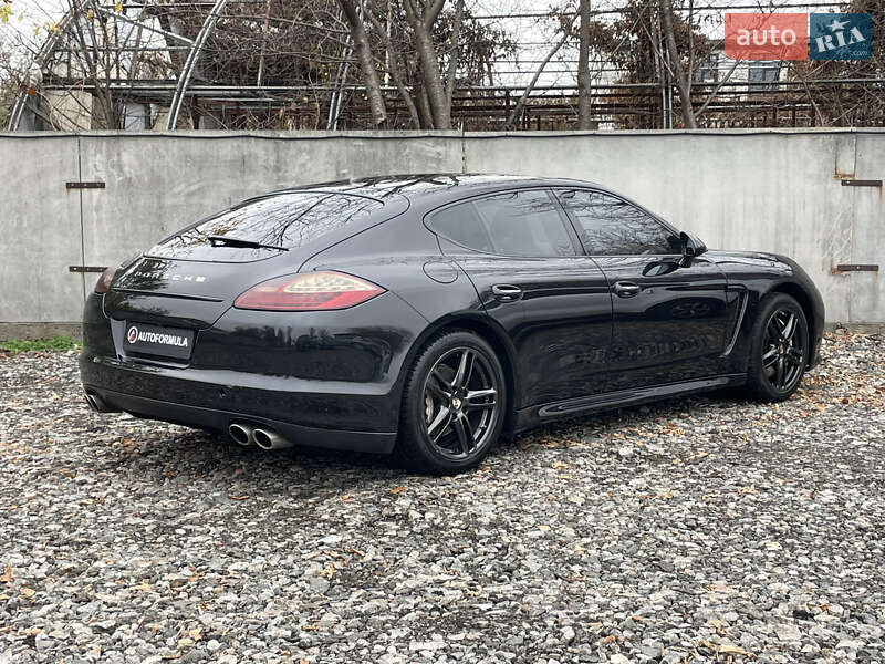 Фастбэк Porsche Panamera 2012 в Киеве