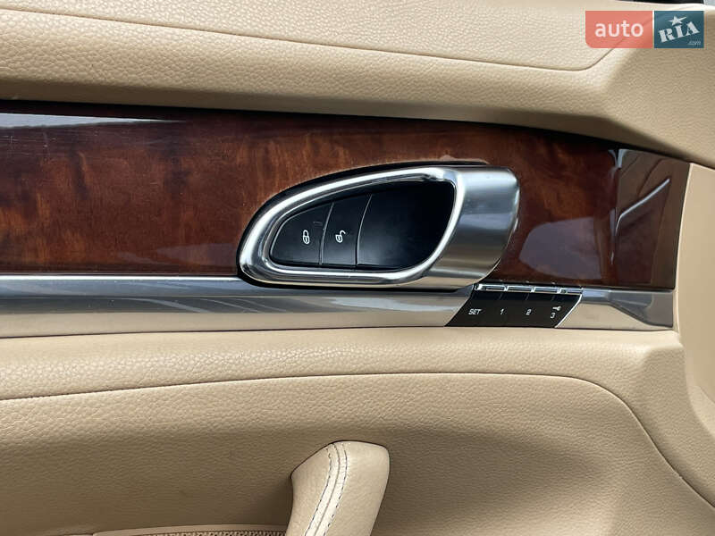 Фастбэк Porsche Panamera 2012 в Киеве