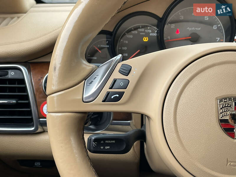 Фастбэк Porsche Panamera 2012 в Киеве