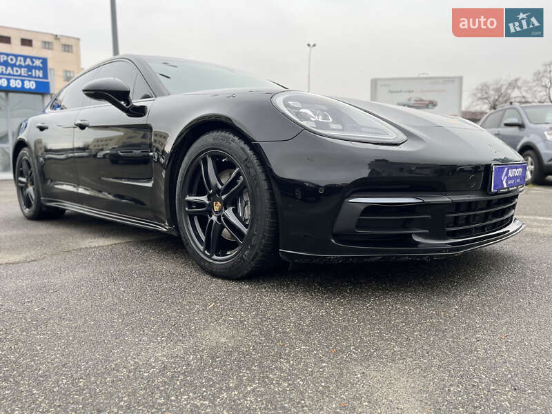 Фастбэк Porsche Panamera 2019 в Киеве фото 13 Фастбэк Porsche Panamera 2019 в Киеве