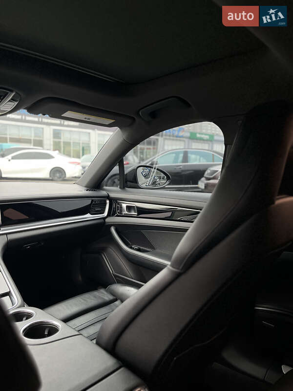 Фастбэк Porsche Panamera 2019 в Киеве фото 37 Фастбэк Porsche Panamera 2019 в Киеве