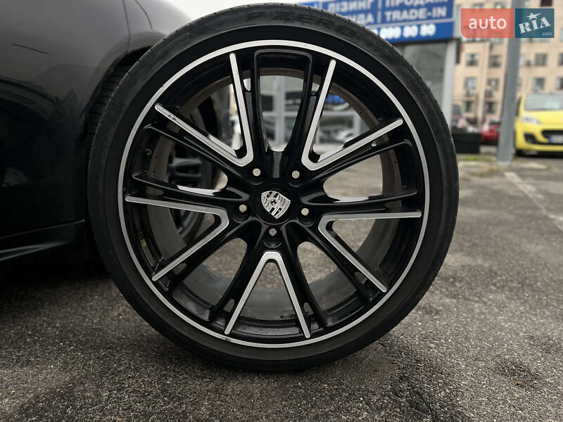 Фастбэк Porsche Panamera 2019 в Киеве фото 39 Фастбэк Porsche Panamera 2019 в Киеве