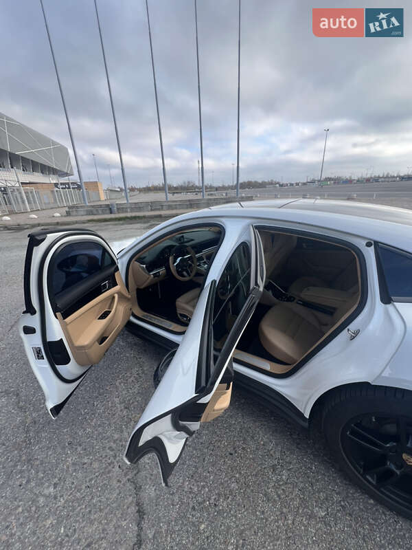 Фастбек Porsche Panamera 2017 в Львові